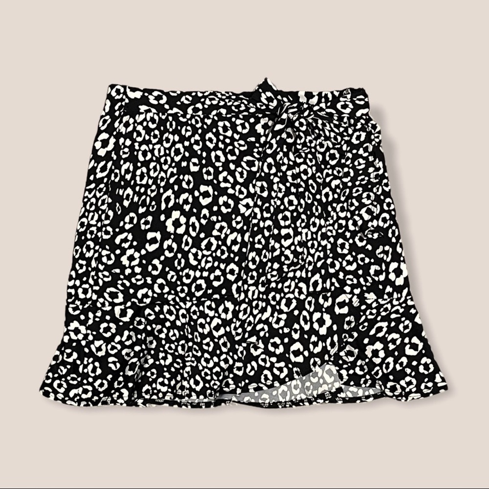 Super cute pattern skirt